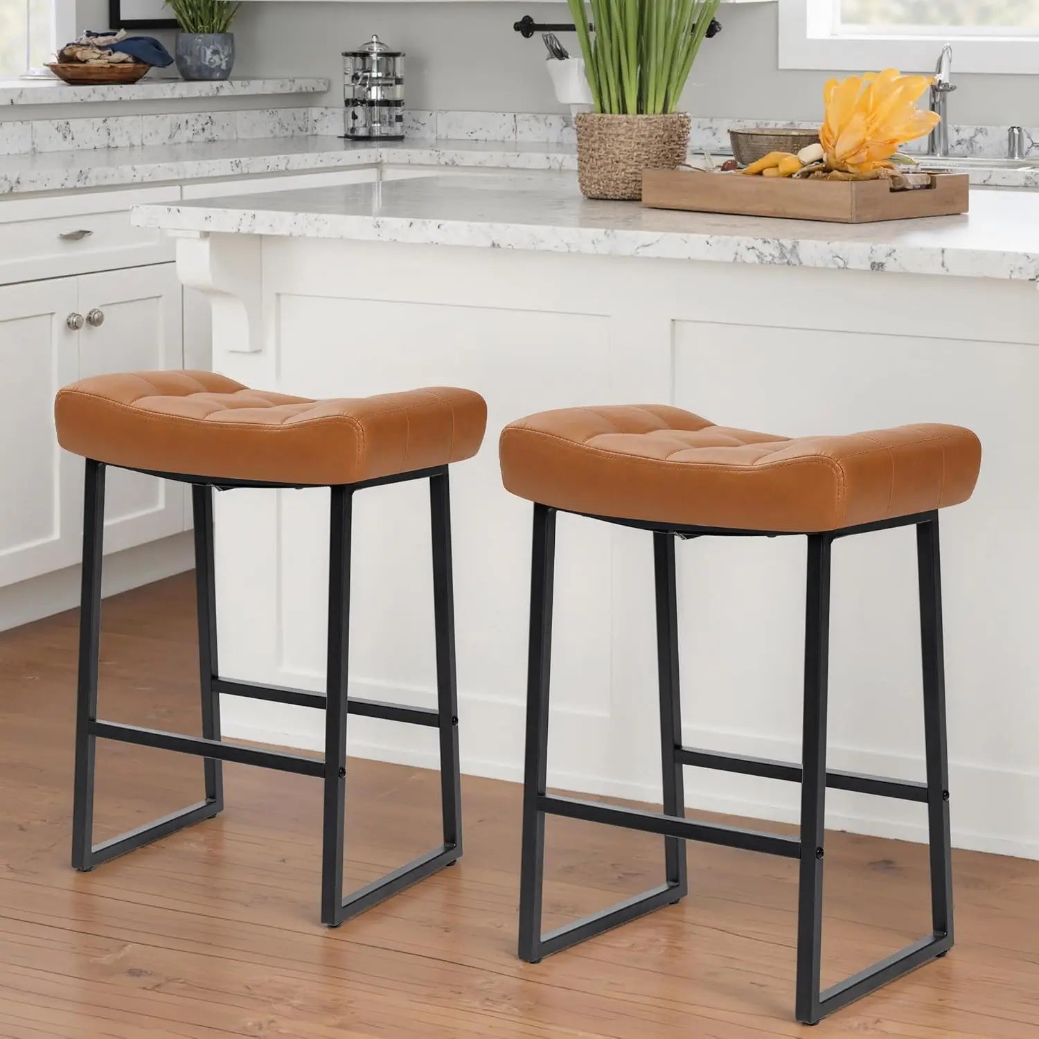 Modern Saddle Bar Stool – Upholstered Faux Leather, Gold Base